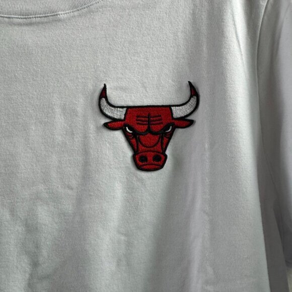 Chicago White Tee NWOT - Picture 2 of 4